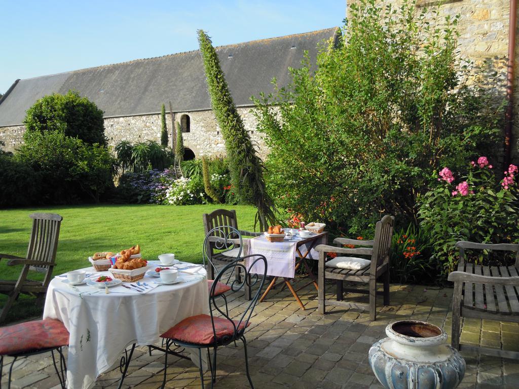 Le Manoir De La Fieffe Bed & Breakfast Cherbourg-en-Cotentin Exterior photo